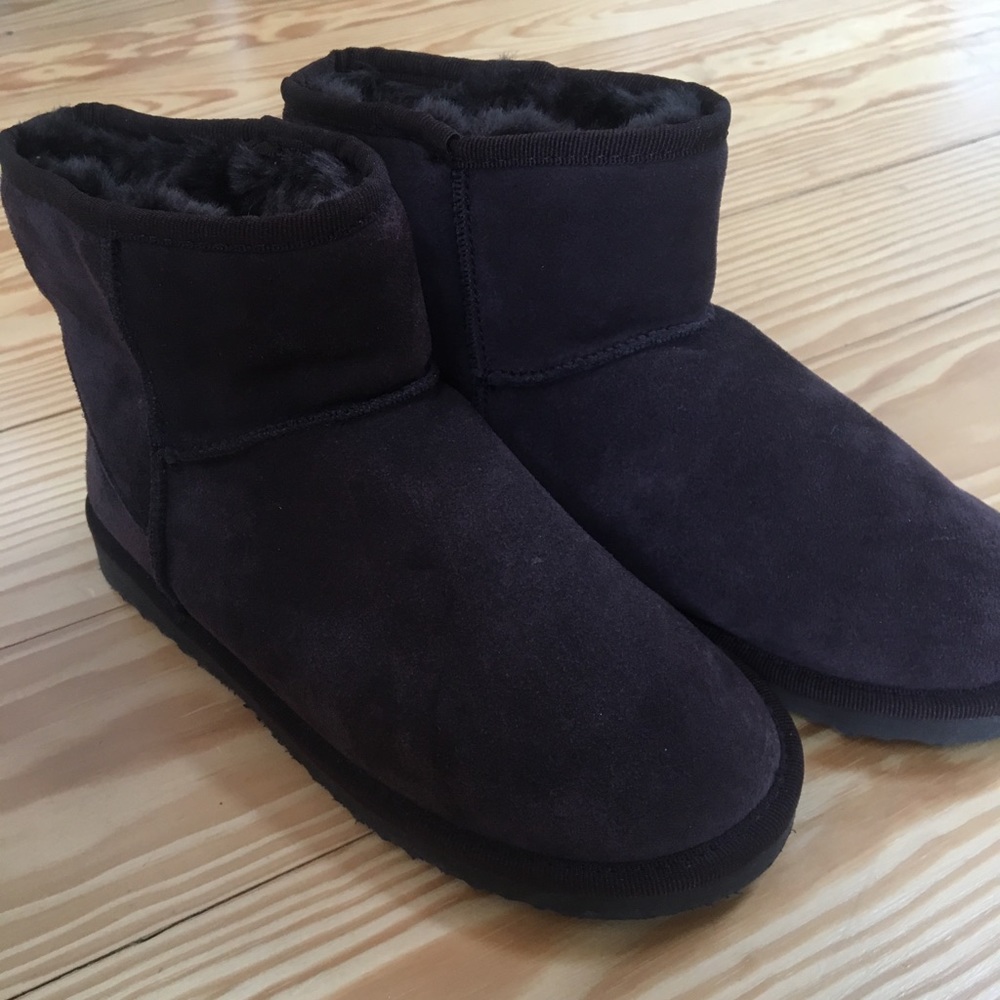 Classic Mini Ugg boots, brown women's size 8